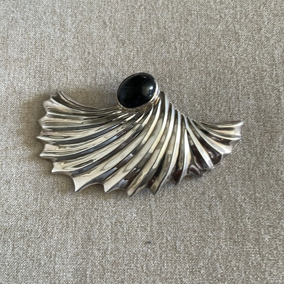 Vintage Large Mexican Sterling  Silver &  Black Onyx Stone Fan Design Brooch. - Picture 5 of 6